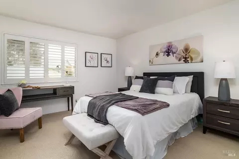 Bedroom - 36 Eucalyptus Knoll St, Mill Valley, CA 94941 photo 3 of 3