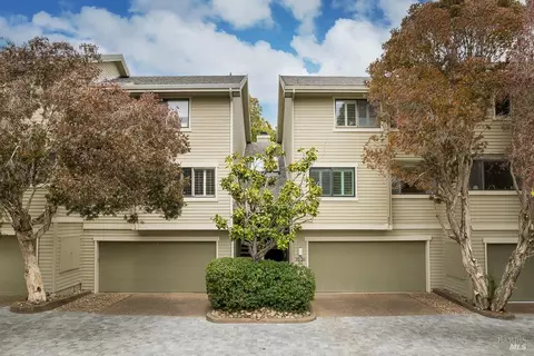 Exterior - 36 Eucalyptus Knoll St, Mill Valley, CA 94941 photo 2 of 3