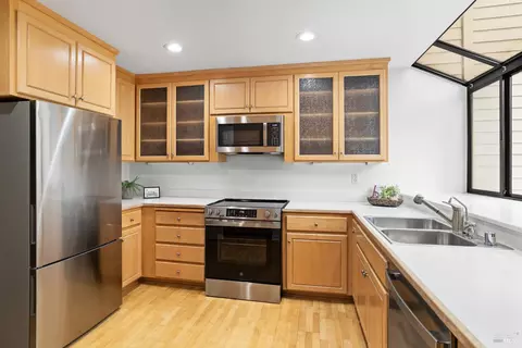 36 Eucalyptus Knoll St, Mill Valley, CA 94941