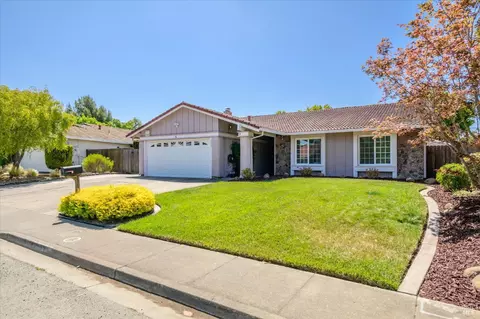 531 Locust Dr, Vallejo, CA 94591 photo 2
