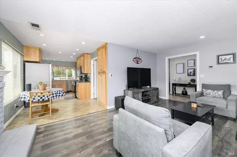 531 Locust Dr, Vallejo, CA 94591 photo 8