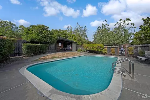 Exterior - 29 Pine Tree Cir, Cotati, CA 94931 photo 4 of 7