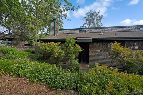 29 Pine Tree Cir, Cotati, CA 94931
