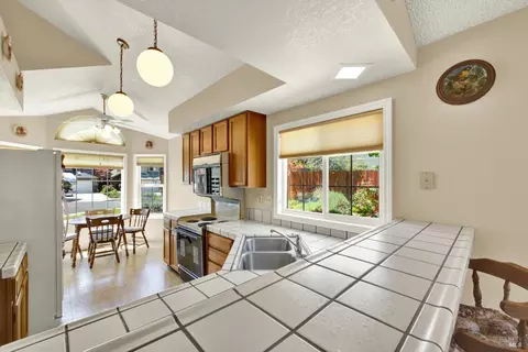 Kitchen - 2340 Canton Ct, Fairfield, CA 94534 photo 2 of 10
