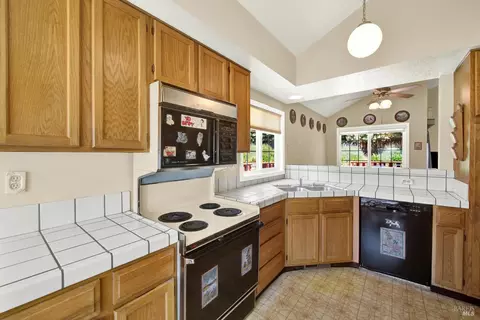 Kitchen - 2340 Canton Ct, Fairfield, CA 94534 photo 10 of 10