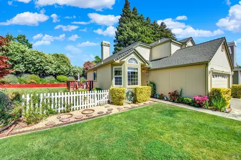 Exterior - 2340 Canton Ct, Fairfield, CA 94534 photo 11 of 33