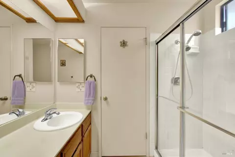 Bath - 2340 Canton Ct, Fairfield, CA 94534 photo 4 of 6