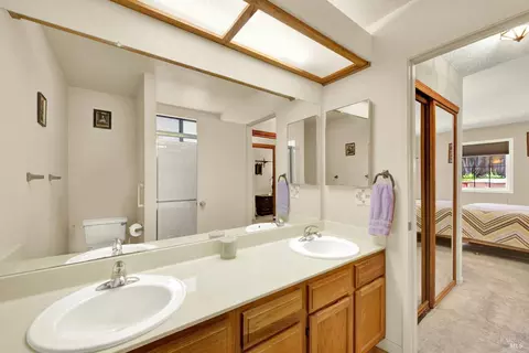 Bath - 2340 Canton Ct, Fairfield, CA 94534 photo 3 of 6