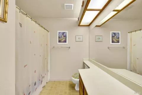 Bath - 2340 Canton Ct, Fairfield, CA 94534 photo 6 of 6