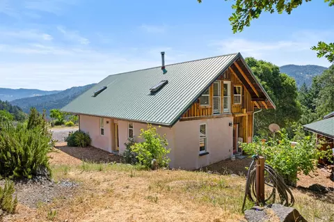 5253 Woodman Peak Rd, Laytonville, CA 95454