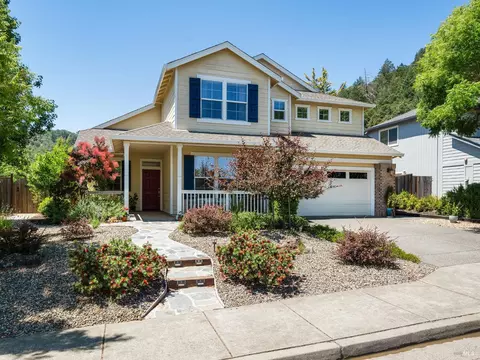 322 Buckeye Cir, Cloverdale, CA 95425