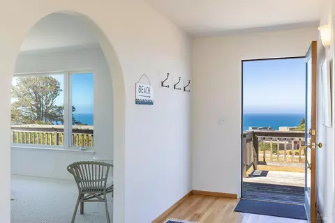 Entry Way - 359 Terra Verde, Bodega Bay, CA 94923 photo 1 of 2