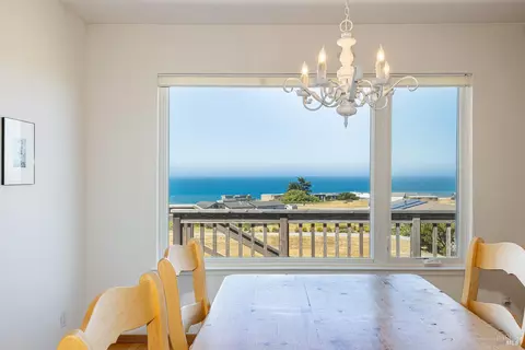 Dining - 359 Terra Verde, Bodega Bay, CA 94923 photo 1 of 5