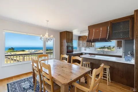 Dining - 359 Terra Verde, Bodega Bay, CA 94923 photo 2 of 5