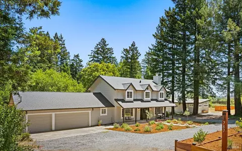 787 Grandview Rd, Sebastopol, CA 95472