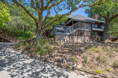 3604 Holly Ridge Dr, Santa Rosa, CA 95409