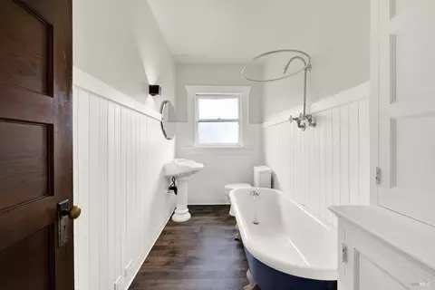 Bath - 1763 2nd St, Napa, CA 94559 photo 1 of 1