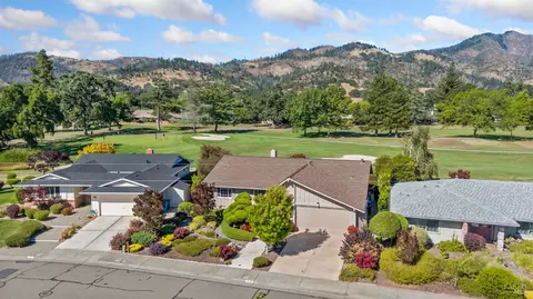 319 Laurel Leaf Pl, Santa Rosa, CA 95409