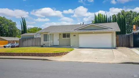 472 Beelard Dr, Vacaville, CA 95687