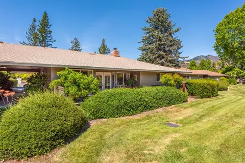 406 White Oak Dr, Santa Rosa, CA 95409