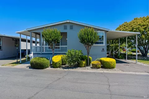 10 Camelia Dr, Napa, CA 94558