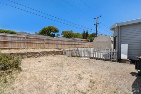Exterior - 116 Manhattan Dr, Vallejo, CA 94591 photo 5 of 5