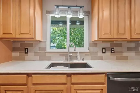 Kitchen - 116 Manhattan Dr, Vallejo, CA 94591 photo 3 of 4