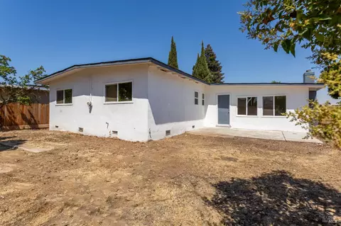 Exterior - 1207 E Tennessee St, Fairfield, CA 94533 photo 2 of 6