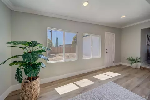 Entry Way - 1207 E Tennessee St, Fairfield, CA 94533 photo 1 of 4