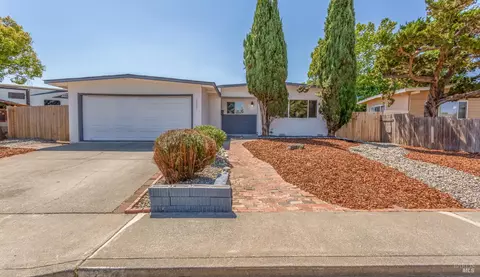 Exterior - 1207 E Tennessee St, Fairfield, CA 94533 photo 5 of 6