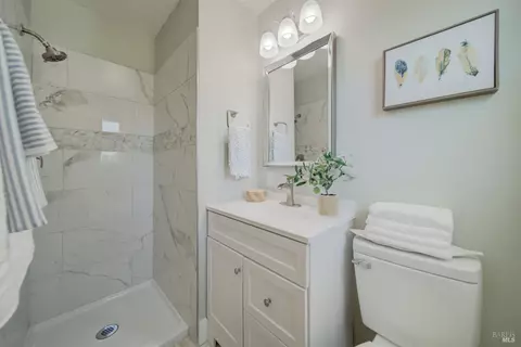 Bath - 1207 E Tennessee St, Fairfield, CA 94533 photo 1 of 3