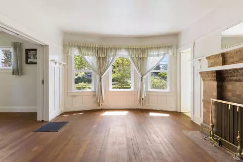 Living - 2705 Roblar Rd, Petaluma, CA 94952 photo 3 of 4
