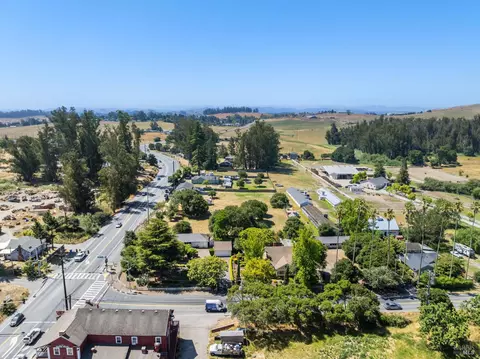 View/Area - 2705 Roblar Rd, Petaluma, CA 94952 photo 3 of 5
