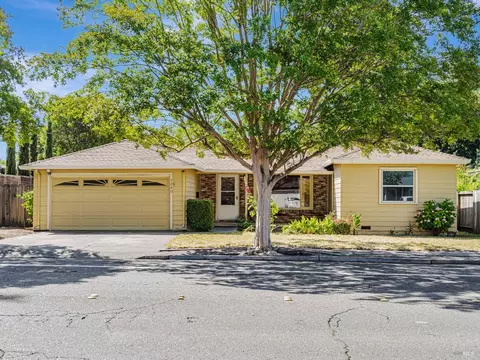 3240 Montgomery Dr, Santa Rosa, CA 95405