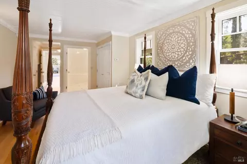 Bedroom - 910 Sanitarium Rd, Deer Park, CA 94576 photo 4 of 15