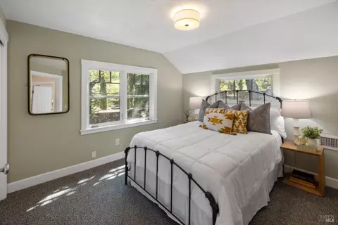 Bedroom - 910 Sanitarium Rd, Deer Park, CA 94576 photo 6 of 15