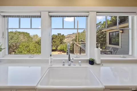 Kitchen - 910 Sanitarium Rd, Deer Park, CA 94576 photo 6 of 7