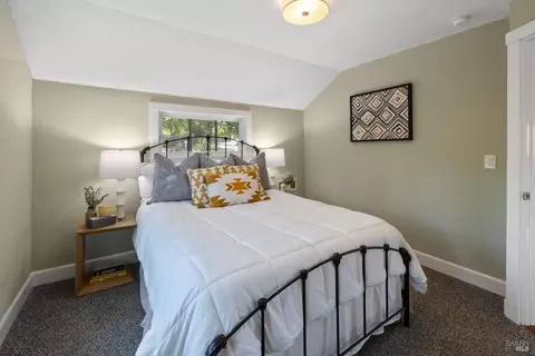 Bedroom - 910 Sanitarium Rd, Deer Park, CA 94576 photo 7 of 15
