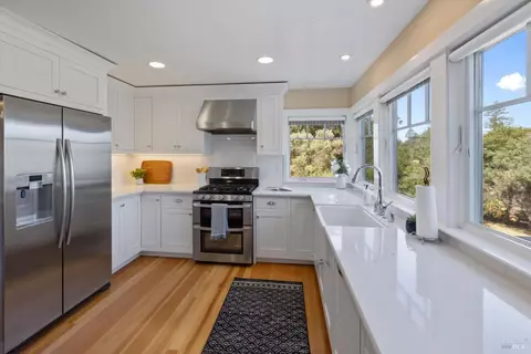 Kitchen - 910 Sanitarium Rd, Deer Park, CA 94576 photo 5 of 7