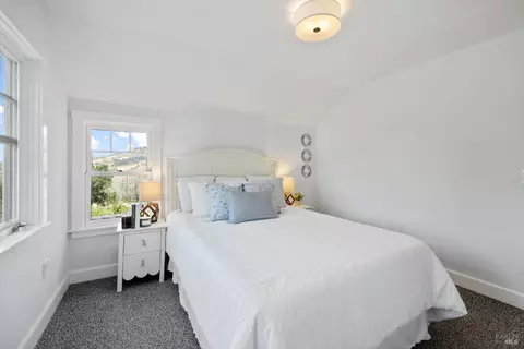Bedroom - 910 Sanitarium Rd, Deer Park, CA 94576 photo 13 of 15