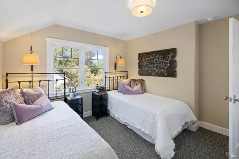 Bedroom - 910 Sanitarium Rd, Deer Park, CA 94576 photo 10 of 15