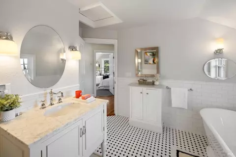 Bath - 910 Sanitarium Rd, Deer Park, CA 94576 photo 5 of 6