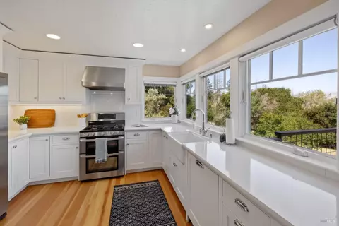 Kitchen - 910 Sanitarium Rd, Deer Park, CA 94576 photo 3 of 7