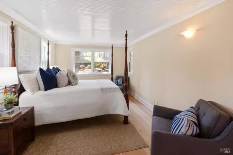 Bedroom - 910 Sanitarium Rd, Deer Park, CA 94576 photo 2 of 15