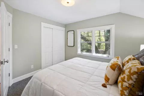 Bedroom - 910 Sanitarium Rd, Deer Park, CA 94576 photo 8 of 15