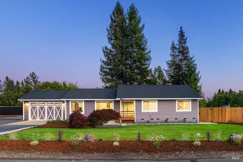 1728 William Dr, Penngrove, CA 94951