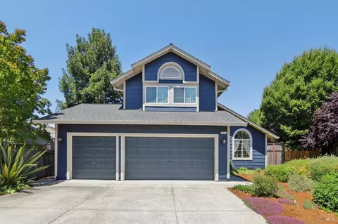 54 Loni Ct, Windsor, CA 95492