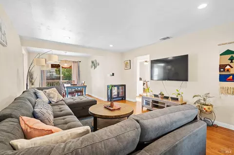 809 Lassen St, Vallejo, CA 94591 photo 12