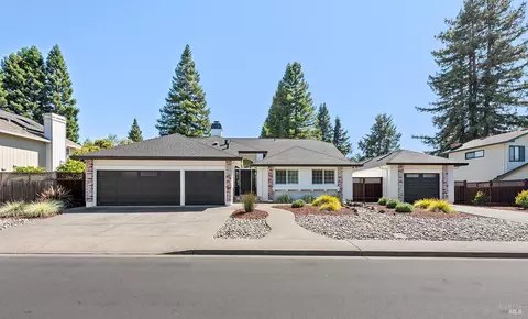 4713 Londonberry Dr, Santa Rosa, CA 95403