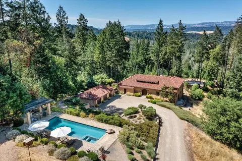1315 W Dry Creek Rd, Healdsburg, CA 95448